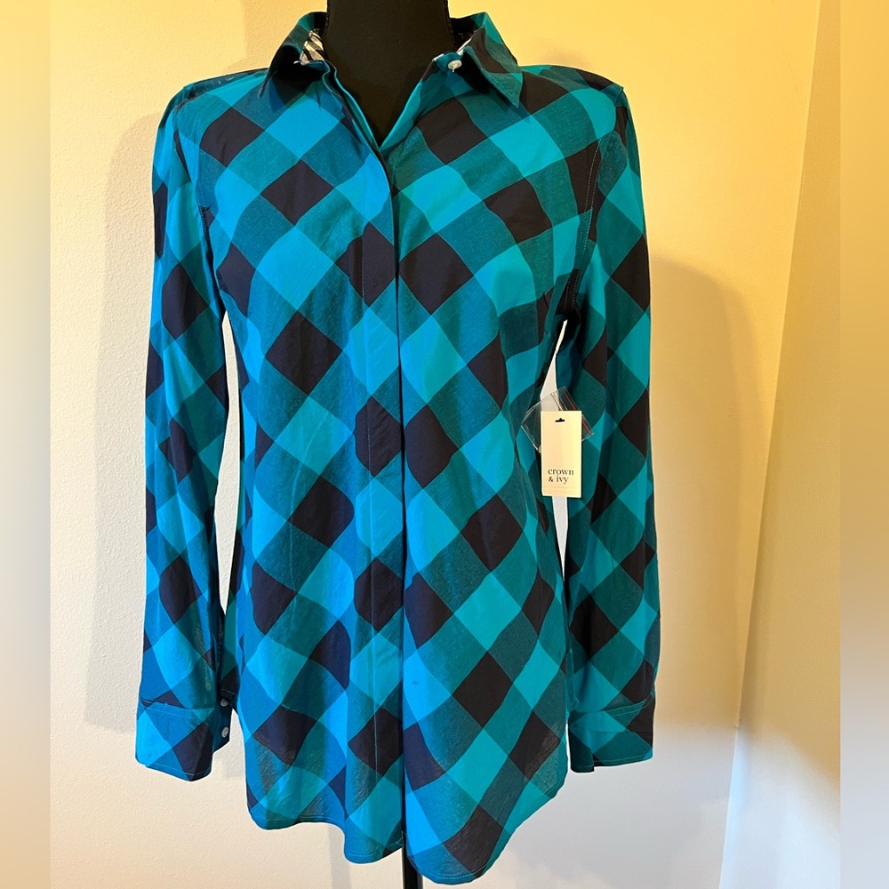 Crown & Ivy Long Sleeve Woven Blouse
